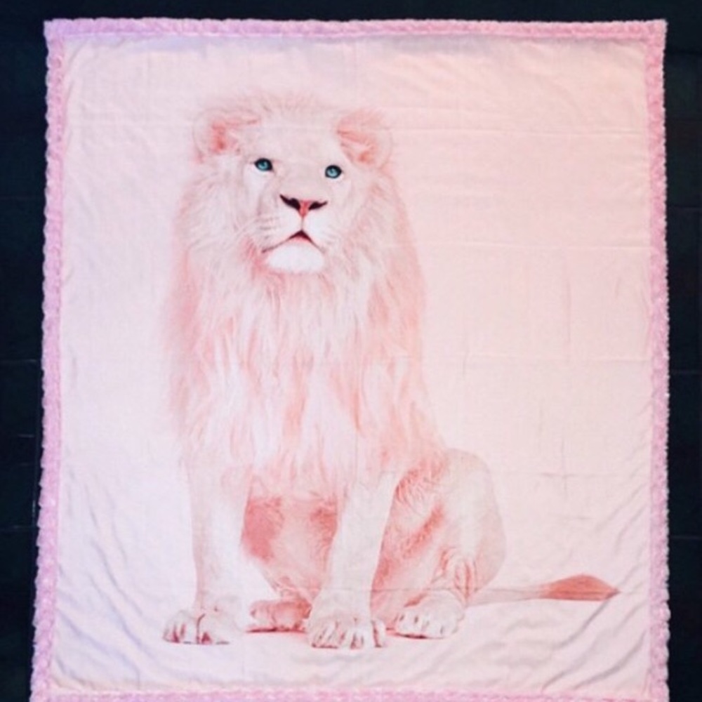 Blanket, Lion Tapestry, Minky Pink Lion Throw